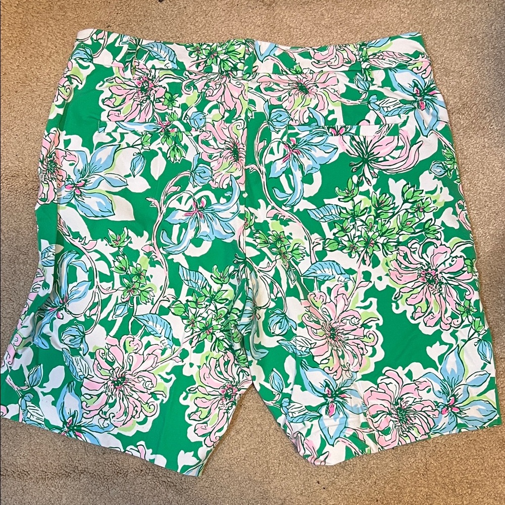 Lilly Pulitzer Vibrant Floral Women's Shorts - Picture 3 of 4
